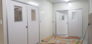 Cửa panel phù hợp cho phòng sạch