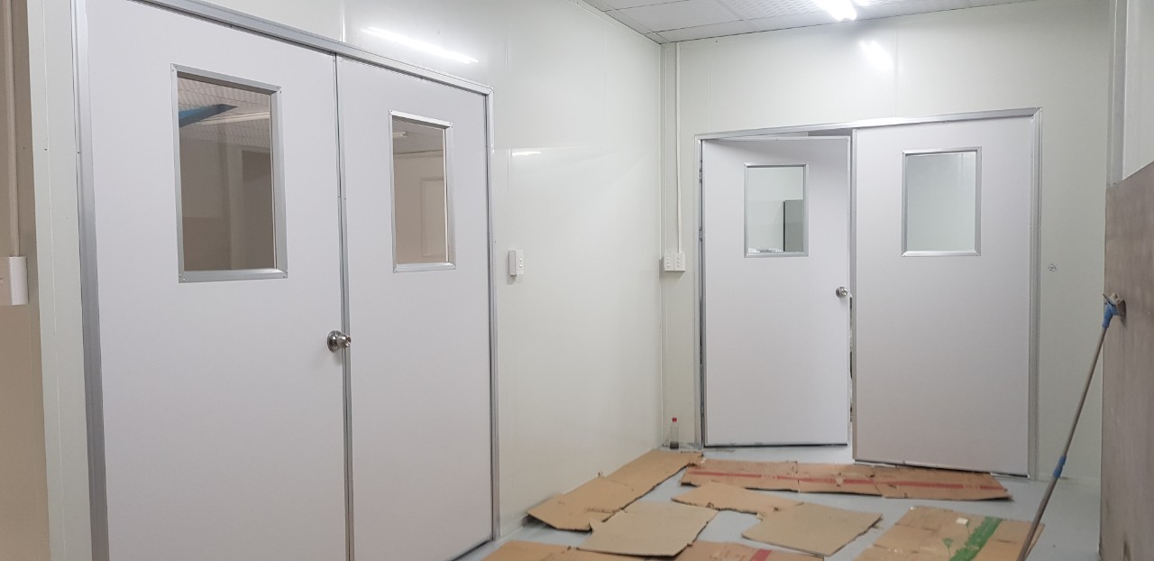 Cửa panel phù hợp cho phòng sạch
