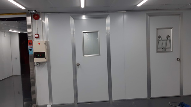 Cửa panel phù hợp cho phòng sạch